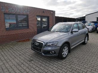 Damaged car Audi Q5 2.0 TDI QUATTRO LEER BI XENON 2010/10