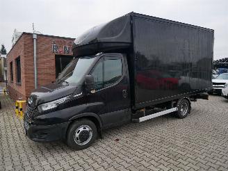 krockskadad bil bedrijf Iveco Daily AUTOMAAT LED NAVIGATIE 2020/6