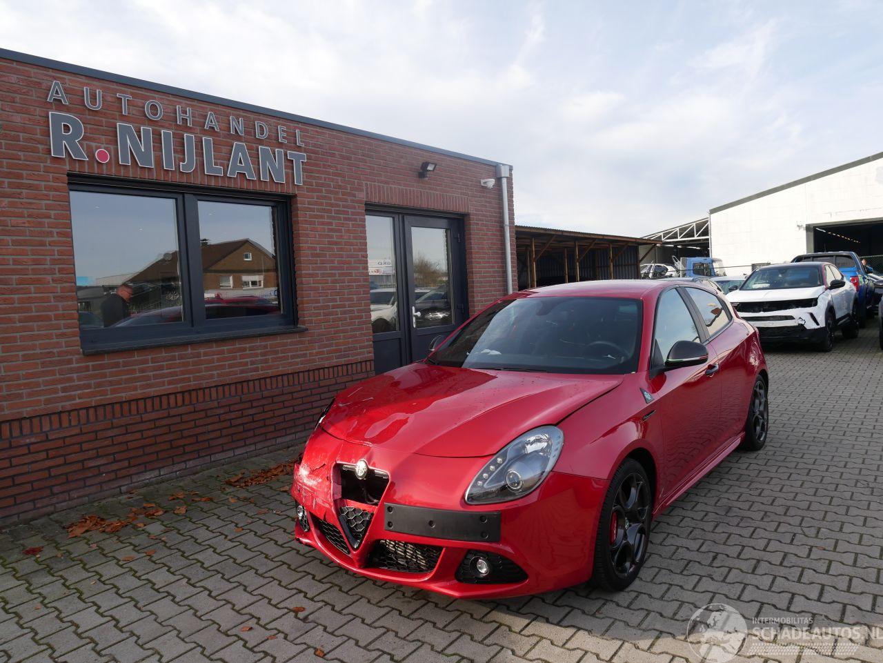 Alfa Romeo Giulietta QUADRIFOGLIO VERDE BI-XENON