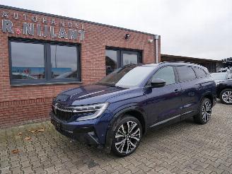 Vaurioauto  passenger cars Renault Espace VI Iconic E-Tech Hybrid Pane Leer 7 persoons 2023/12