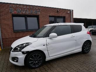 krockskadad bil auto Suzuki Swift  2012/12