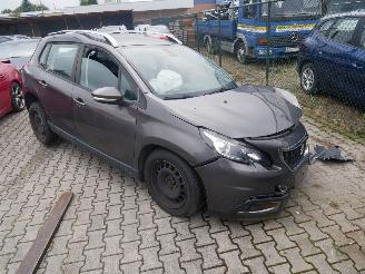 uszkodzony samochody osobowe Peugeot 2008 GEEN PAPIEREN.ALLEEN VOOR ONDERDELEN. 2018/11