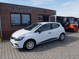 skadebil auto Renault Clio  2019/7