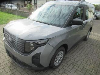Unfallwagen Ford Tourneo Courier 1.0Ecoboost 125pk Start&Stop Airco Camera StoelVerwarming........ 2024/9