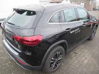 Auto incidentate Mercedes GLA GLA 180 Aut.MildHybrid HalfLeer Navi Camera StoelVerwarming Led....... 2025/6