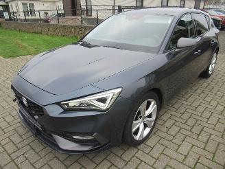Vaurioauto  passenger cars Seat Leon Leon 1.0TSI  FR  Climatronic Navi HalfLeer Stoel/StuurVerwarming Keyless-Go ... 2021/3
