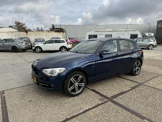 uszkodzony samochody osobowe BMW 1-serie 118i 2011/11
