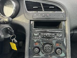 Peugeot 5008 1.6 THP Family 7p picture 10