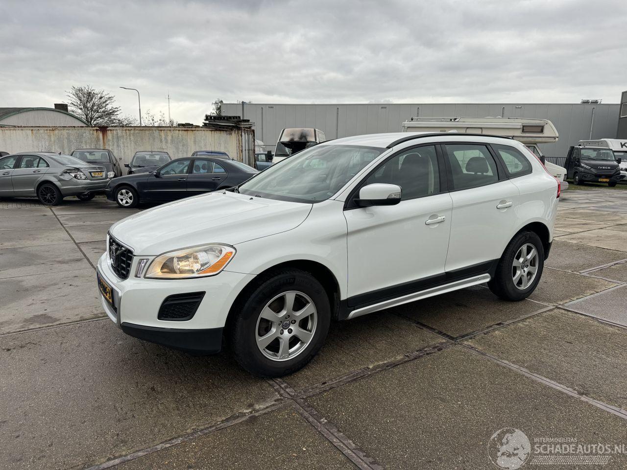 Volvo Xc-60 2.0 T Kinetic