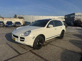 Voiture accidenté Porsche Cayenne 4.5 S 2004/3