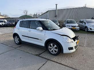 Suzuki Swift 1.3 Limited 5 drs picture 2