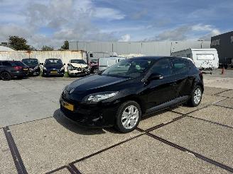 škoda osobní automobily Renault Mégane 1.6 Parisienne 2011/3