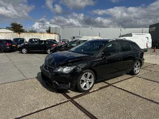 Vaurioauto  passenger cars Seat Leon ST 1.4 Eco Tsi FR 2015/12