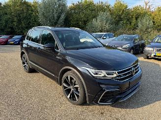 Schadeauto Volkswagen Tiguan R Line PANO AUTOMAAT LEDER LED VOLL 2024/1