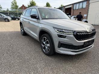 Unfallwagen Skoda Kodiaq 4x4 WD 190pk Sportline 2.0 Pano led kuipstoelen Leder 2022/2