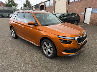 krockskadad bil auto Skoda Kamiq Style 1.5 150pk LED VIRTUAL ACHTERUITRIJCAMERA 2022/6