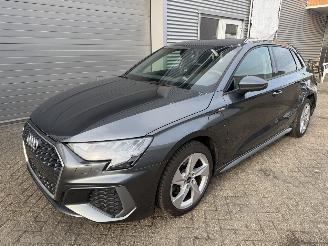 uszkodzony samochody osobowe Audi A3 A3 S-line 40 TFSIe plugin hybrid start en rijd 2023/10
