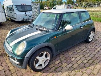 skadebil auto Mini Cooper Pepper 1.6 2001/10