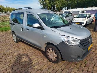 skadebil auto Dacia Dokker 1.2 Laureante + apk 2015/2