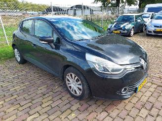  Renault Clio 1.5 DCI Eco Night and Day Nieuwe apk 2014/8