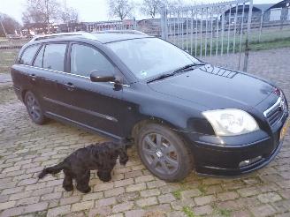 Vaurioauto  passenger cars Toyota Avensis 2.0 benzine + Apk 2005/3