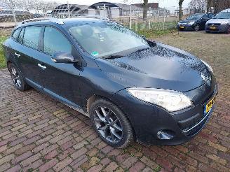 krockskadad bil auto Renault Mégane Estate 1.6 dCI Automaat 2010/11