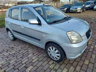 damaged passenger cars Kia Picanto 1.0 LX 2004/10