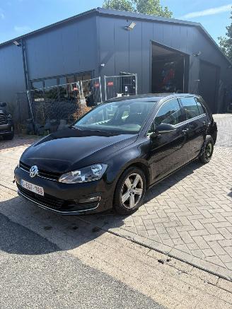 uszkodzony samochody osobowe Volkswagen Golf 1.2 tsi automaat highline 2013/2