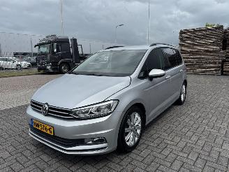 skadebil auto Volkswagen Touran 1.4 TSI 110kw 7-Persoons 2015/12
