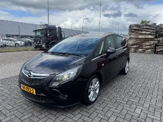 uszkodzony samochody osobowe Opel Zafira Tourer 1.7 Cosmo 7Persoons 2013/2