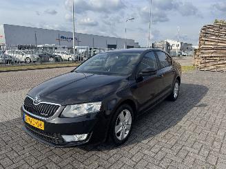 Unfallwagen Skoda Octavia 1.6 TDI  81kw  Clima 2014/10