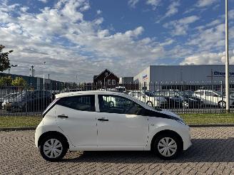 Damaged car Toyota Aygo 1.0 VVT-i X Fun  AIRCO 2017/11