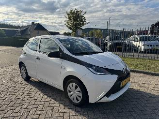 Toyota Aygo 1.0 VVT-i X Fun  AIRCO picture 2