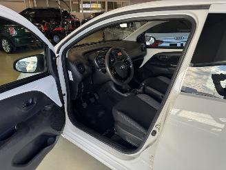 Toyota Aygo 1.0 VVT-i X Fun  AIRCO picture 8