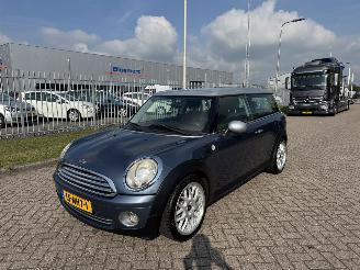 damaged passenger cars Mini Clubman 1.6 88Kw AIRCO 2010/9
