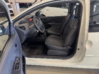 Renault Twingo 1.2 16V AIRCO picture 11