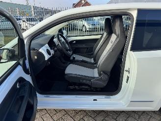 Volkswagen Up! White Up Navi picture 10