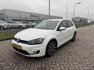 Vaurioauto  passenger cars Volkswagen Golf 1.4  GTE Clima - Navi 2015/1