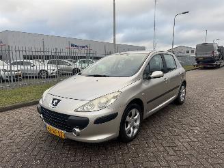 skadebil auto Peugeot 307 2.0 16V AUTOMAAT 2006/1