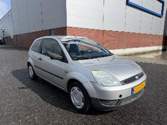 krockskadad bil auto Ford Fiesta 1.3  Style 2004/6