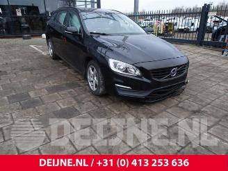 Salvage car Volvo V-60 V60 I (FW/GW), Combi, 2010 / 2018 2.0 D2 16V 2015/11