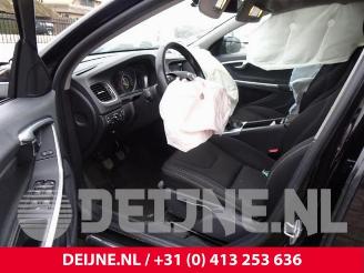 Volvo V-60 V60 I (FW/GW), Combi, 2010 / 2018 2.0 D2 16V picture 28