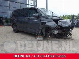 Vrakbiler auto Volkswagen Multivan Multivan T7, MPV, 2021 1.4 eHybrid 16V 2022/6