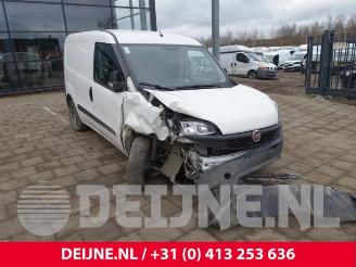 Coche siniestrado Fiat Doblo Doblo Cargo (263), Van, 2010 1.3 D Multijet 2016/5