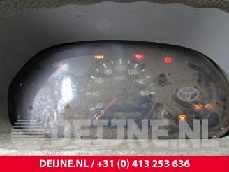 Toyota Dyna Dyna 100/150, Chassis-Cabine, 2001 2.5D4-D 90 16V picture 16