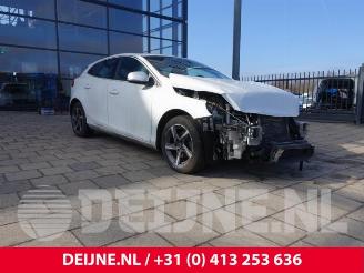 Auto da rottamare Volvo V-40 V40 (MV), Hatchback 5-drs, 2012 / 2019 2.0 D2 16V 2015/11