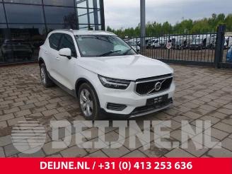 Coche siniestrado Volvo XC40 XC40 (XZ), SUV, 2017 1.5 T3 12V 2019