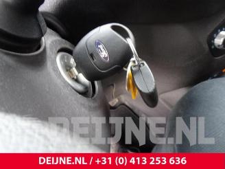 Ford Courier  picture 32