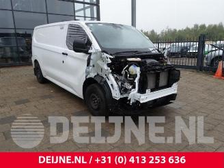 Vrakbiler auto Ford Transit Transit Custom, Van, 2023 2.0 EcoBlue 110 2024/1