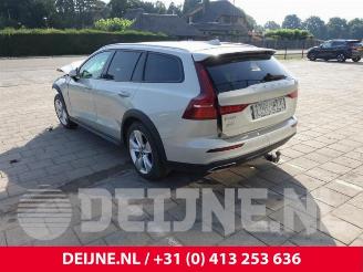 Volvo V-60 V60 Cross Country I (FZ), Combi, 2010 / 2018 2.0 D3 16V picture 4